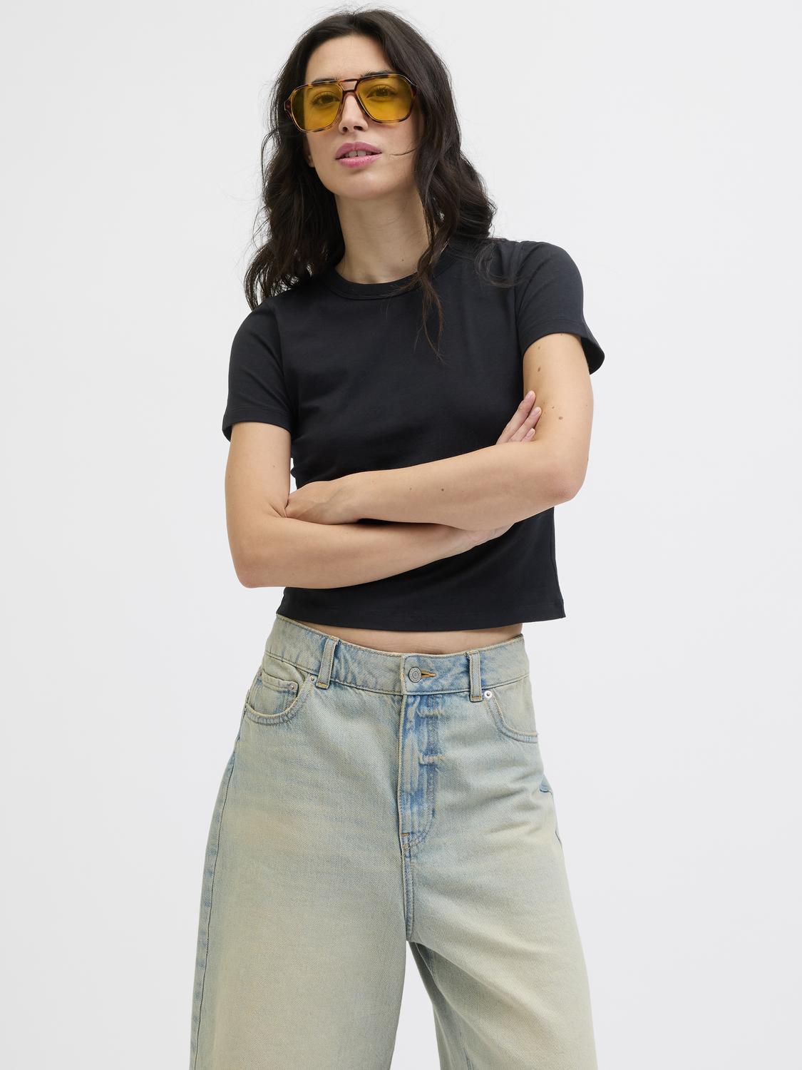 model_shot-front